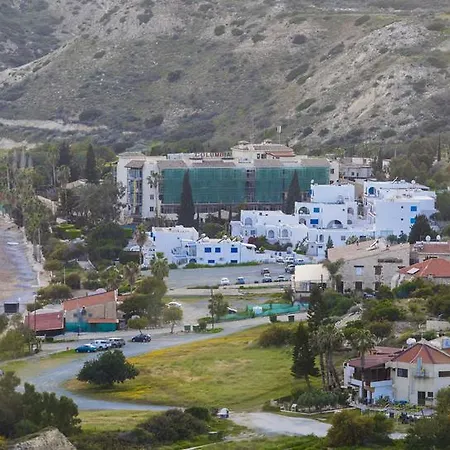 Ambelones * Pissouri