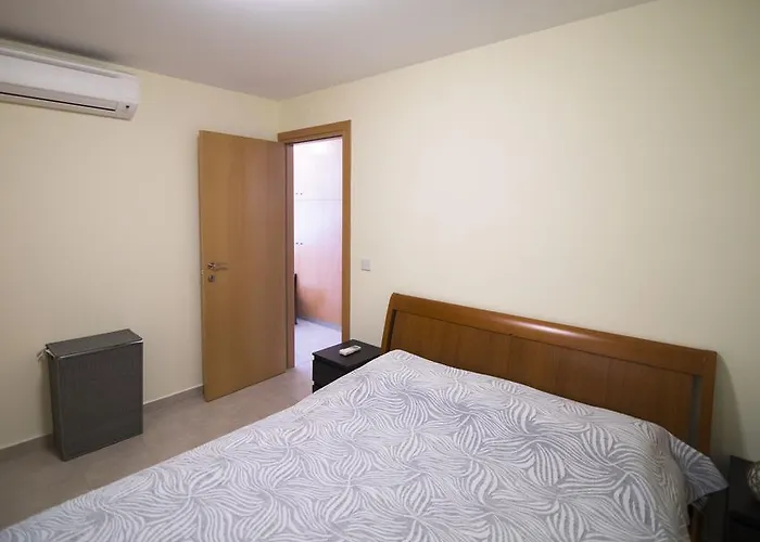 Ambelones * Pissouri