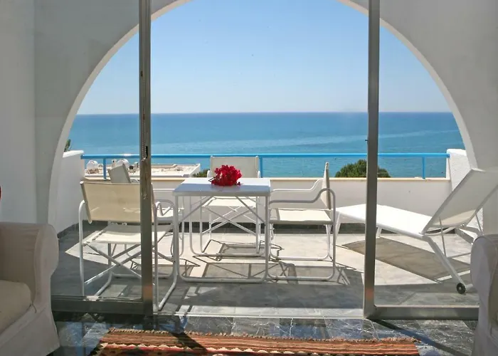 Ambelones * Pissouri