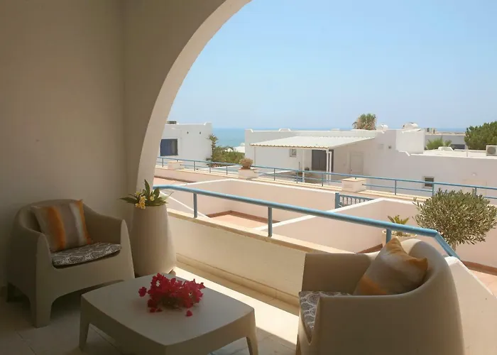 Ambelones * Pissouri